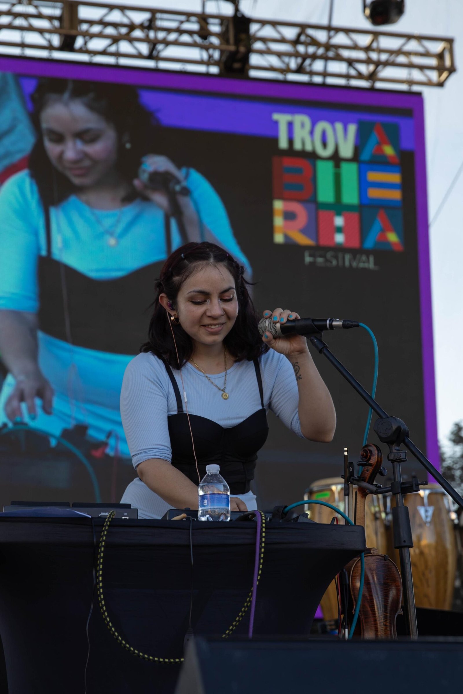 Amada Tovalin se presentó en el Festival TrovAbierta (Querétaro)